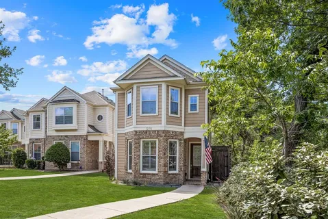 $499,000 | 1215 North Bishop Avenue, Dallas, TX 75208