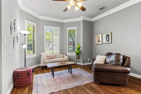 $499,000 | 1215 North Bishop Avenue, Dallas, TX 75208