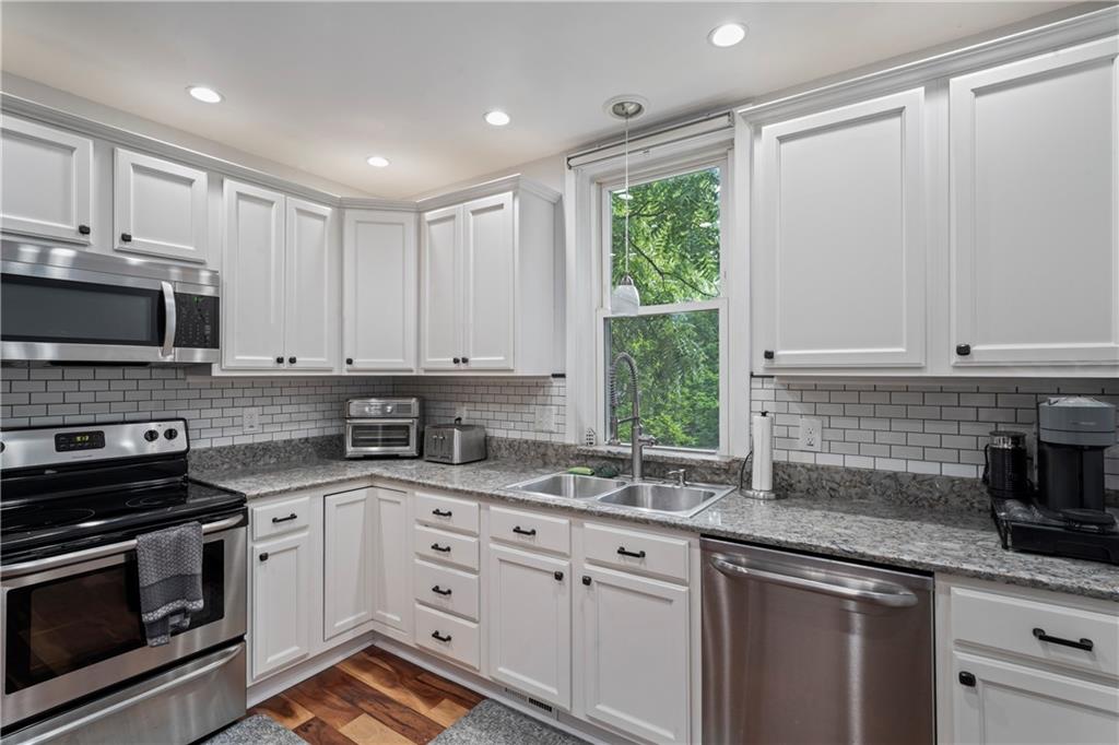 1373 Grove Road Castle Shannon, PA 15234 - Photo 8 of 21 Gallery Image 8