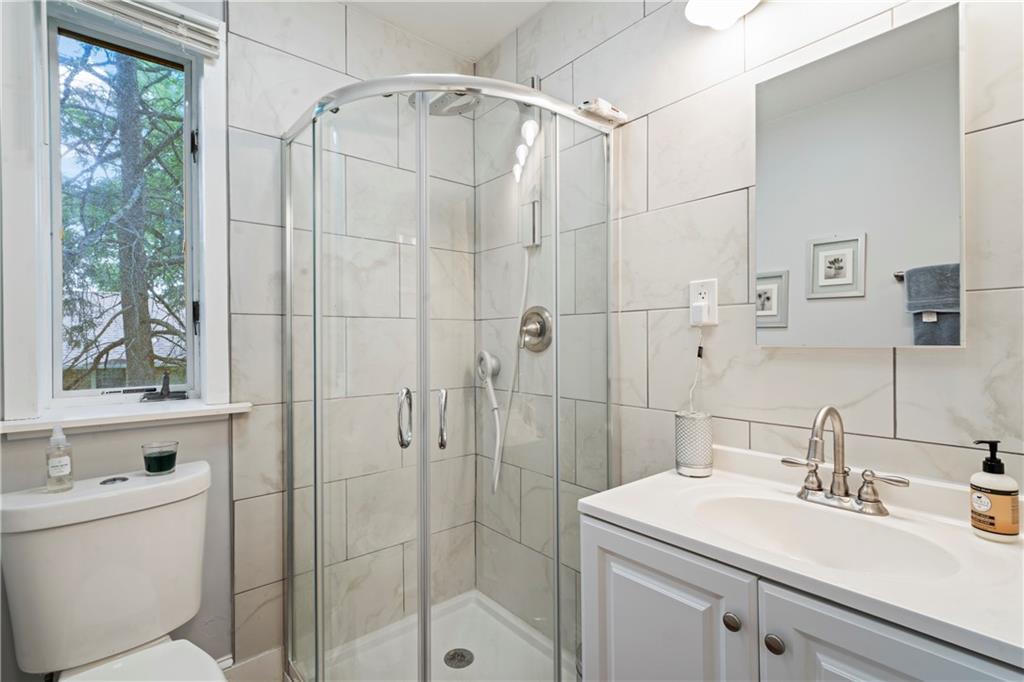1373 Grove Road Castle Shannon, PA 15234 - Photo 10 of 21 Gallery Image 10