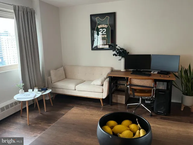 $129,000 | 2101-17 Chestnut Street, Unit 1706, Philadelphia, PA 19103