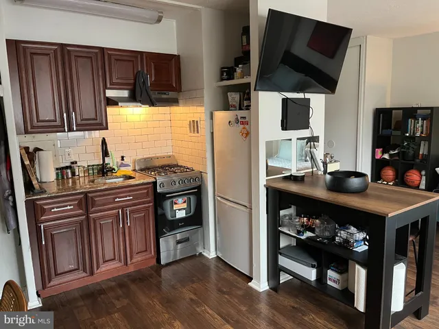 $129,000 | 2101-17 Chestnut Street, Unit 1706, Philadelphia, PA 19103