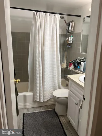 $129,000 | 2101-17 Chestnut Street, Unit 1706, Philadelphia, PA 19103