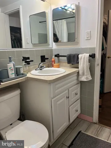 $129,000 | 2101-17 Chestnut Street, Unit 1706, Philadelphia, PA 19103