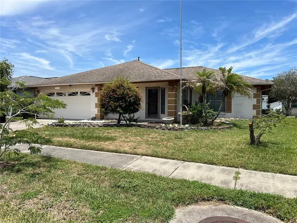 $349,900 | 10738 Lazy Lake Drive, Orlando, FL 32821