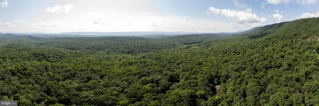 $510,000 | 379 Wintergreen Way, Berkeley Springs, WV 25411