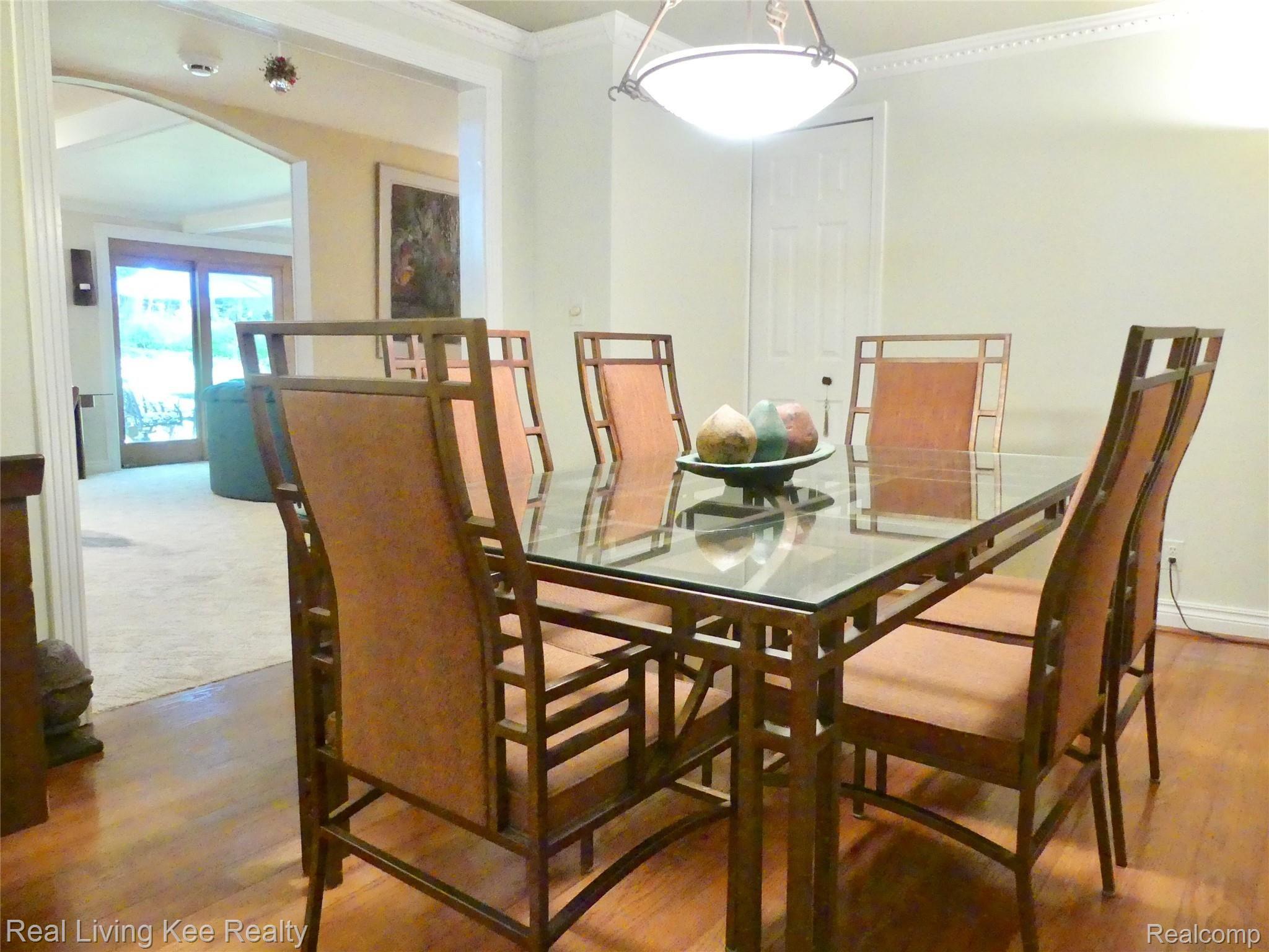 219 Beechview Drive Rochester, MI 48306 - Photo 20 of 64 Dining room off of family room