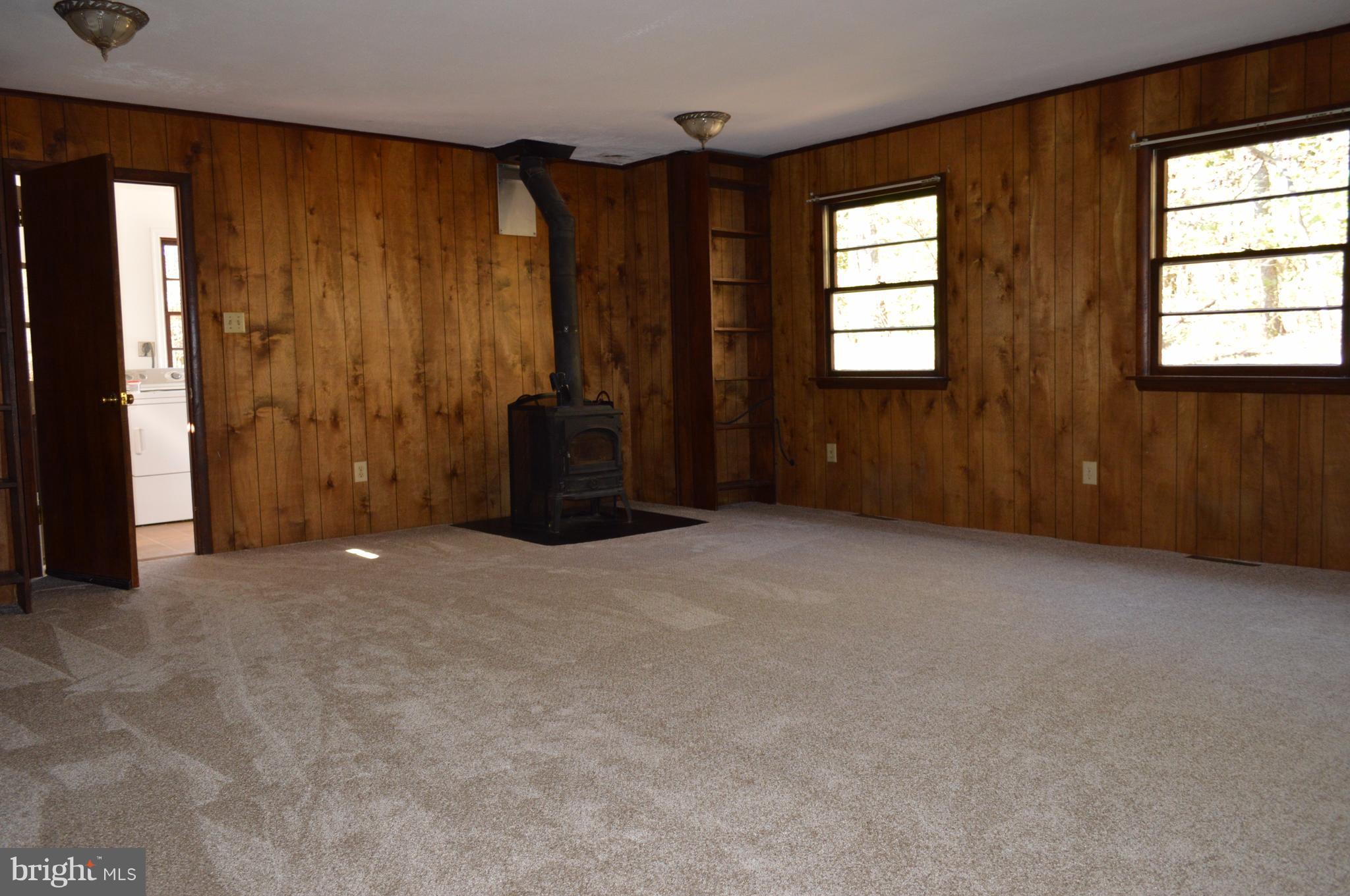 11420 Pleasant Vale Road Markham, VA 22643 - Photo 19 of 30 Family Room Woodstove