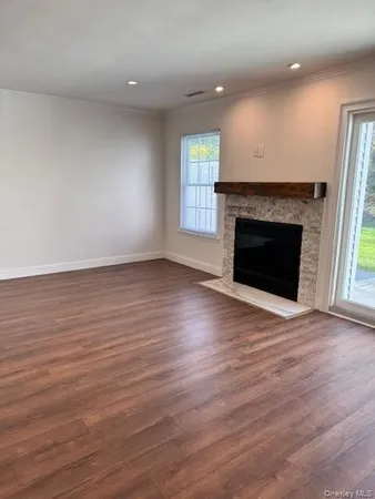 $3,500 | 404 Sara Circle, Port Jefferson Station, NY 11776