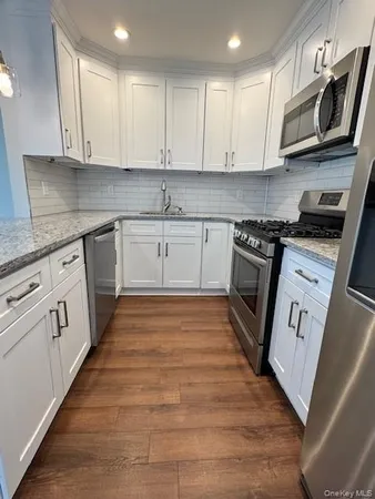 $3,500 | 404 Sara Circle, Port Jefferson Station, NY 11776