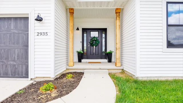 $375,000 | 2935 Glendale Lane, Normal, IL 61761