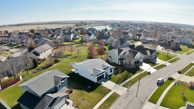 $375,000 | 2935 Glendale Lane, Normal, IL 61761