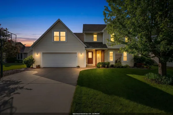 $449,900 | 4501 North Stonebridge Court, Appleton, WI 54913