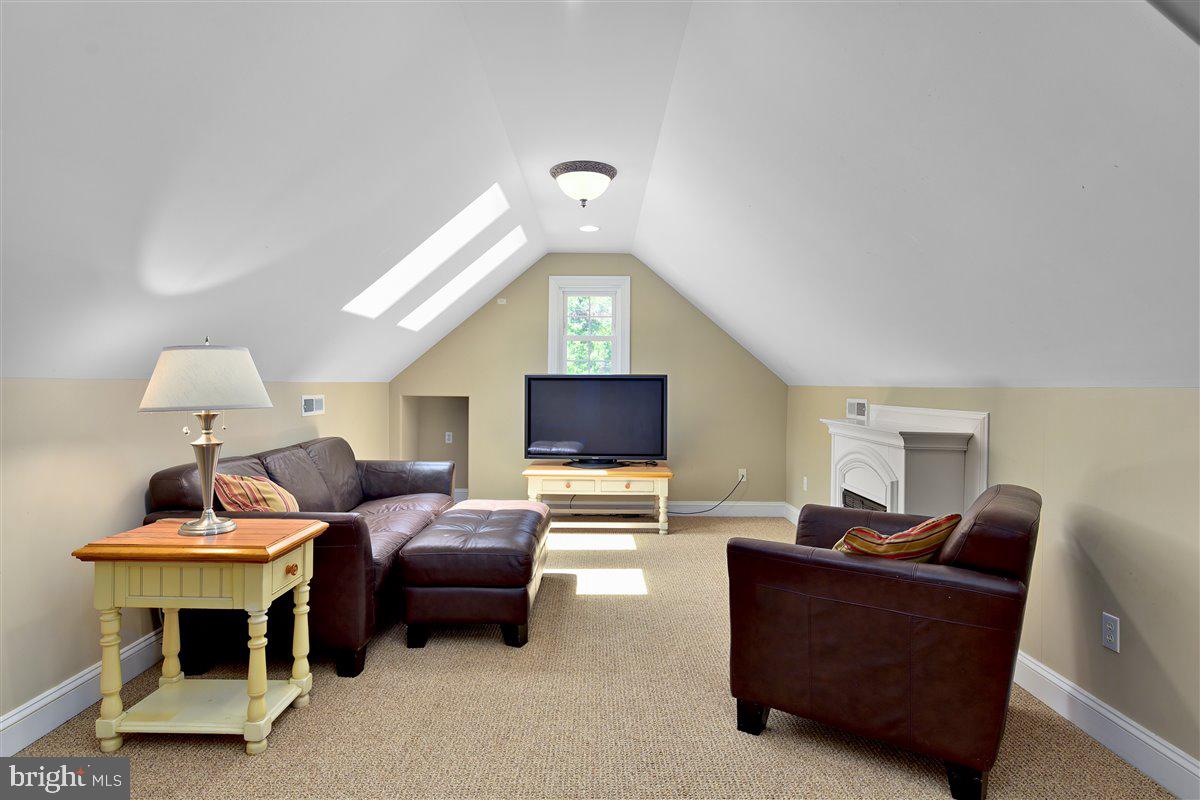 6745 Arvey Road Parsonsburg, MD 21849 - Photo 51 of 95 2nd level family room