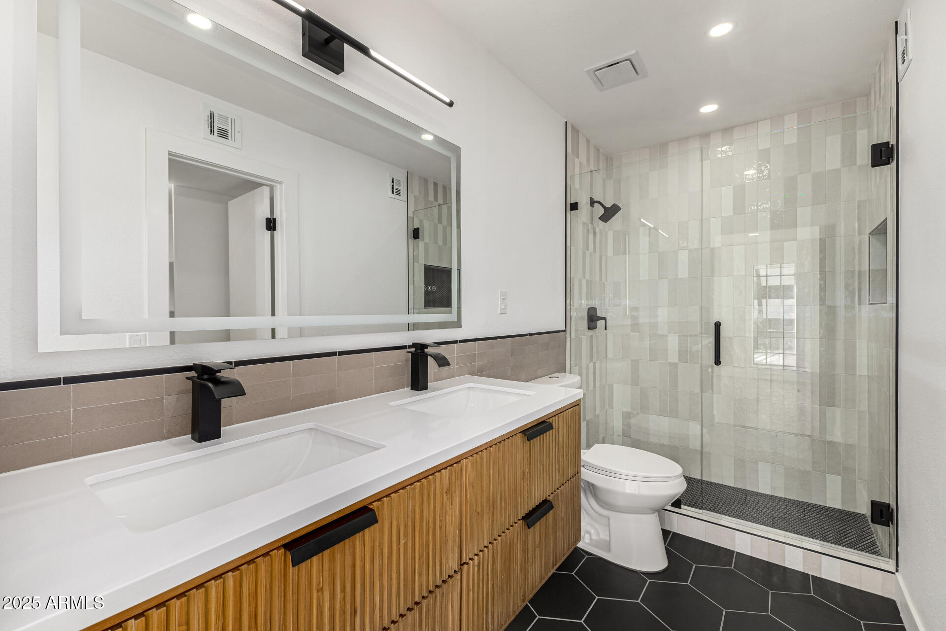 5207 North 24th Street, Unit 201 Phoenix, AZ 85016 - Photo 21 of 37 32-24th