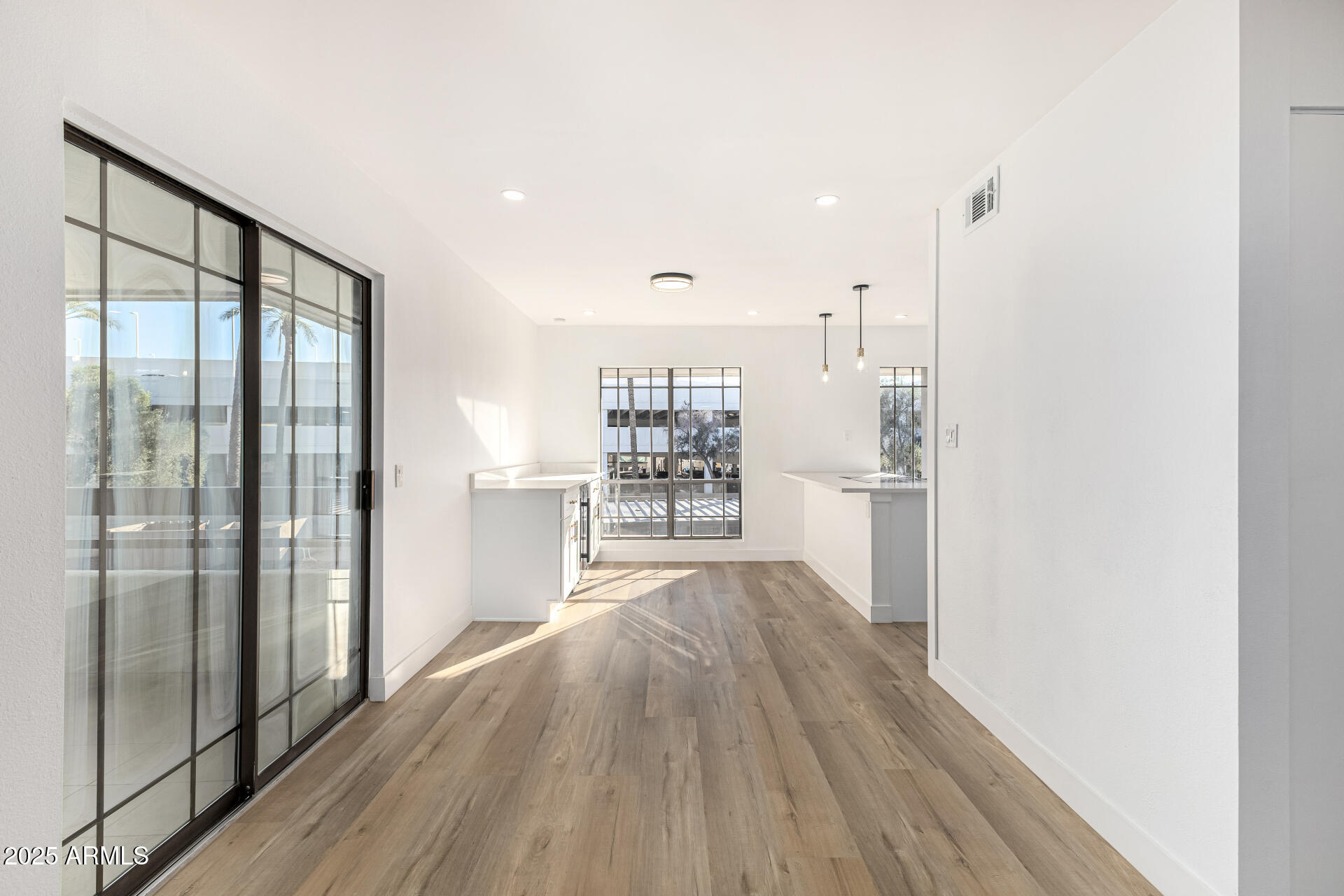 5207 North 24th Street, Unit 201 Phoenix, AZ 85016 - Photo 4 of 37 17-24th