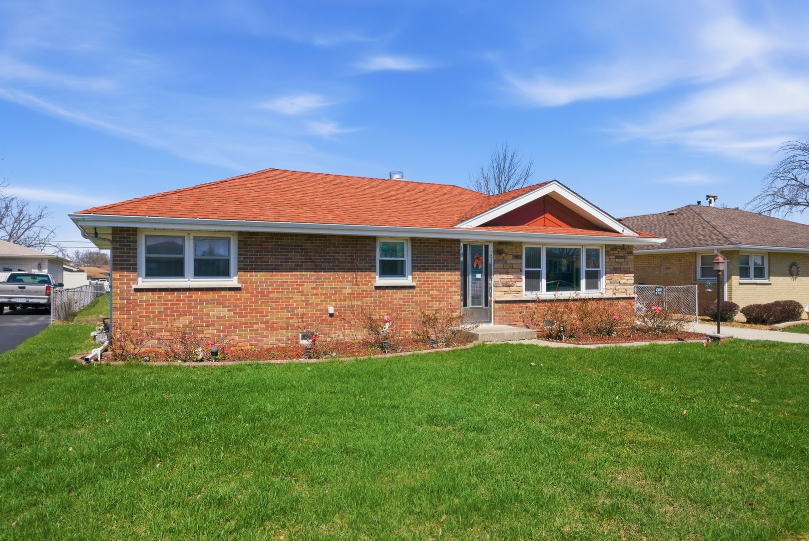 7824 74th Street Bridgeview, IL 60455 - Photo 2 of 30