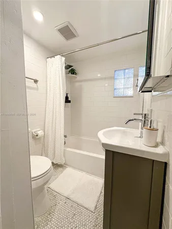$3,275 | 174 Northeast 55th Street, Unit 1, Miami, FL 33137