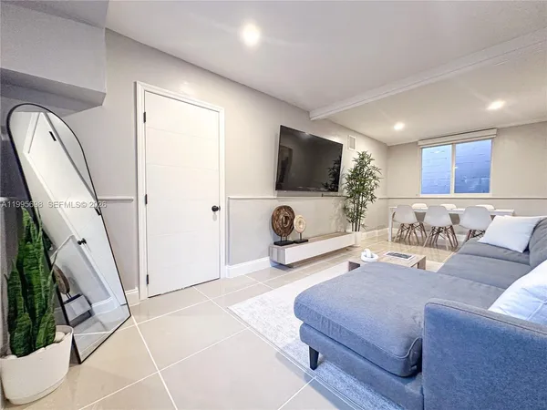 $3,275 | 174 Northeast 55th Street, Unit 1, Miami, FL 33137