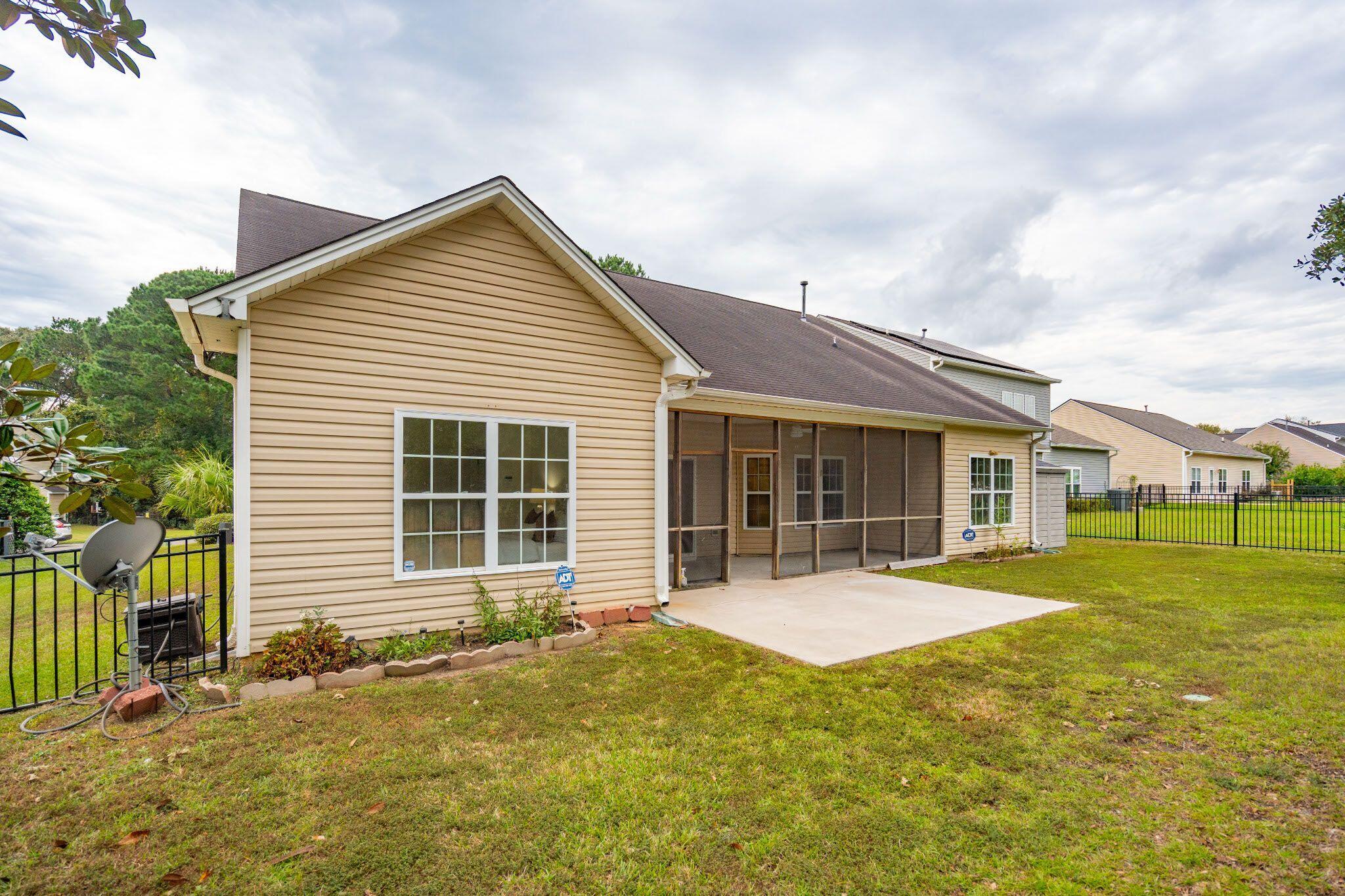 1516 St Stephens Way Hanahan, SC 29410 - Photo 55 of 66 1516StStephensWy-KeenEyeMarketing-055