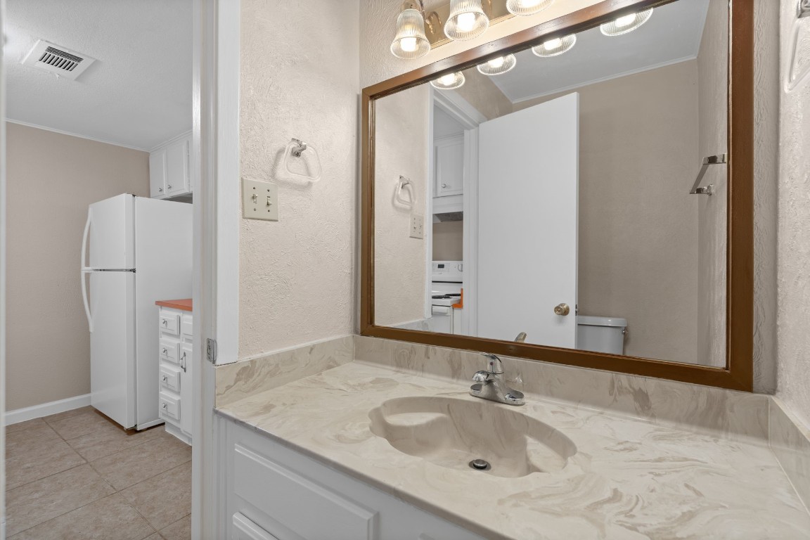 7047 Bissonnet Street, Unit 68 Houston, TX 77074 - Photo 12 of 21