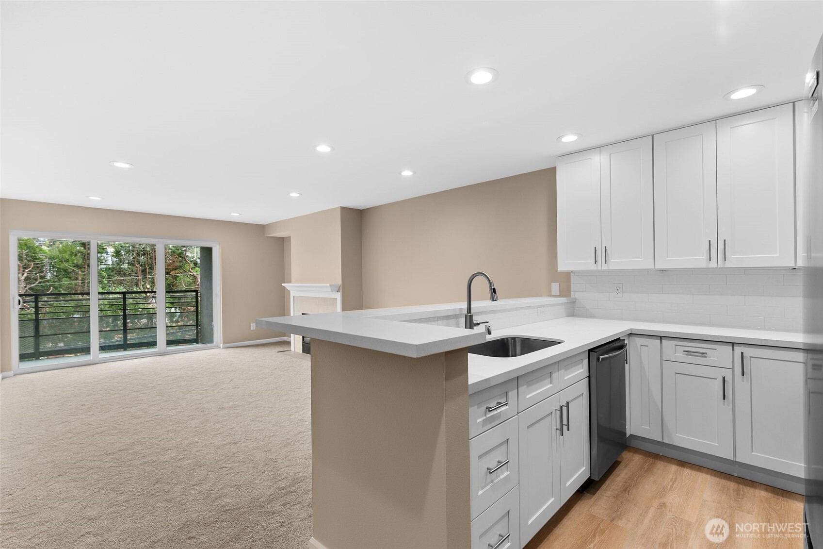 2000 West Barrett Street, Unit 202 Seattle, WA 98199 - Photo 11 of 24
