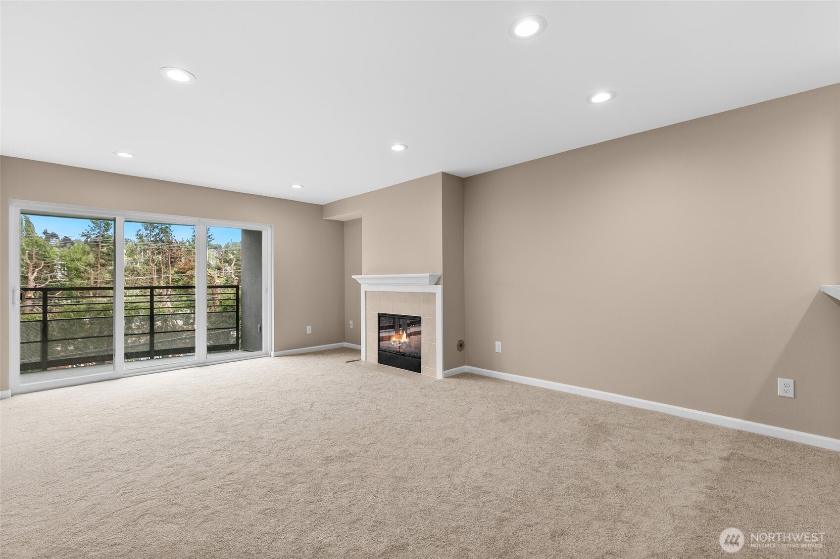 2000 West Barrett Street, Unit 202 Seattle, WA 98199 - Photo 2 of 24