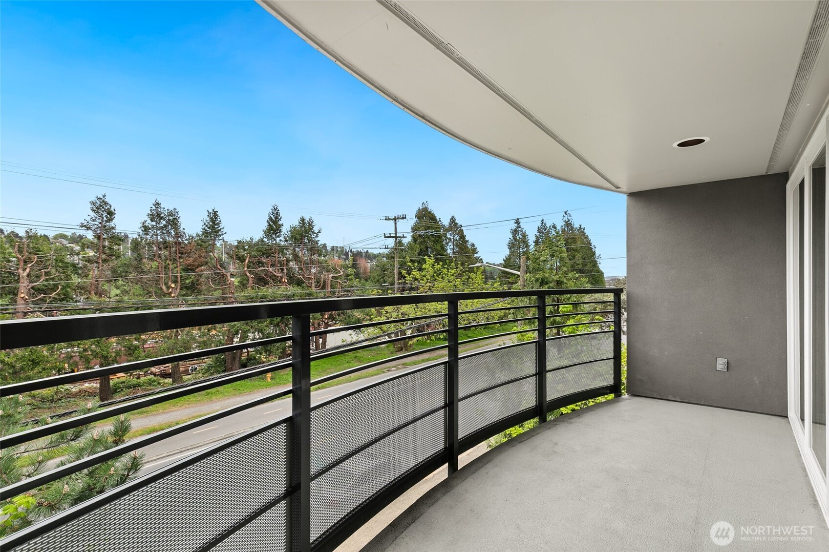 2000 West Barrett Street, Unit 202 Seattle, WA 98199 - Photo 5 of 24