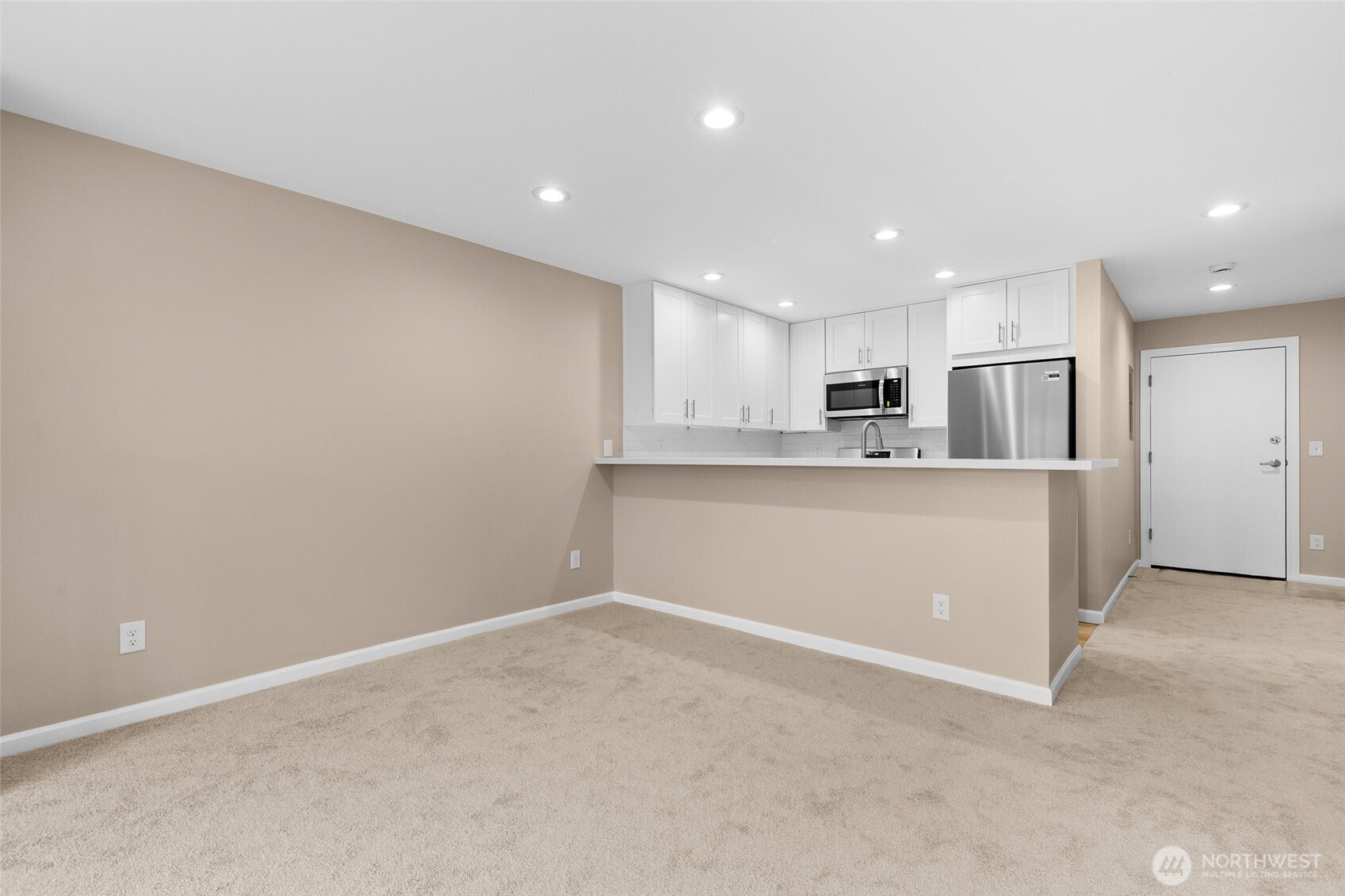 2000 West Barrett Street, Unit 202 Seattle, WA 98199 - Photo 9 of 24