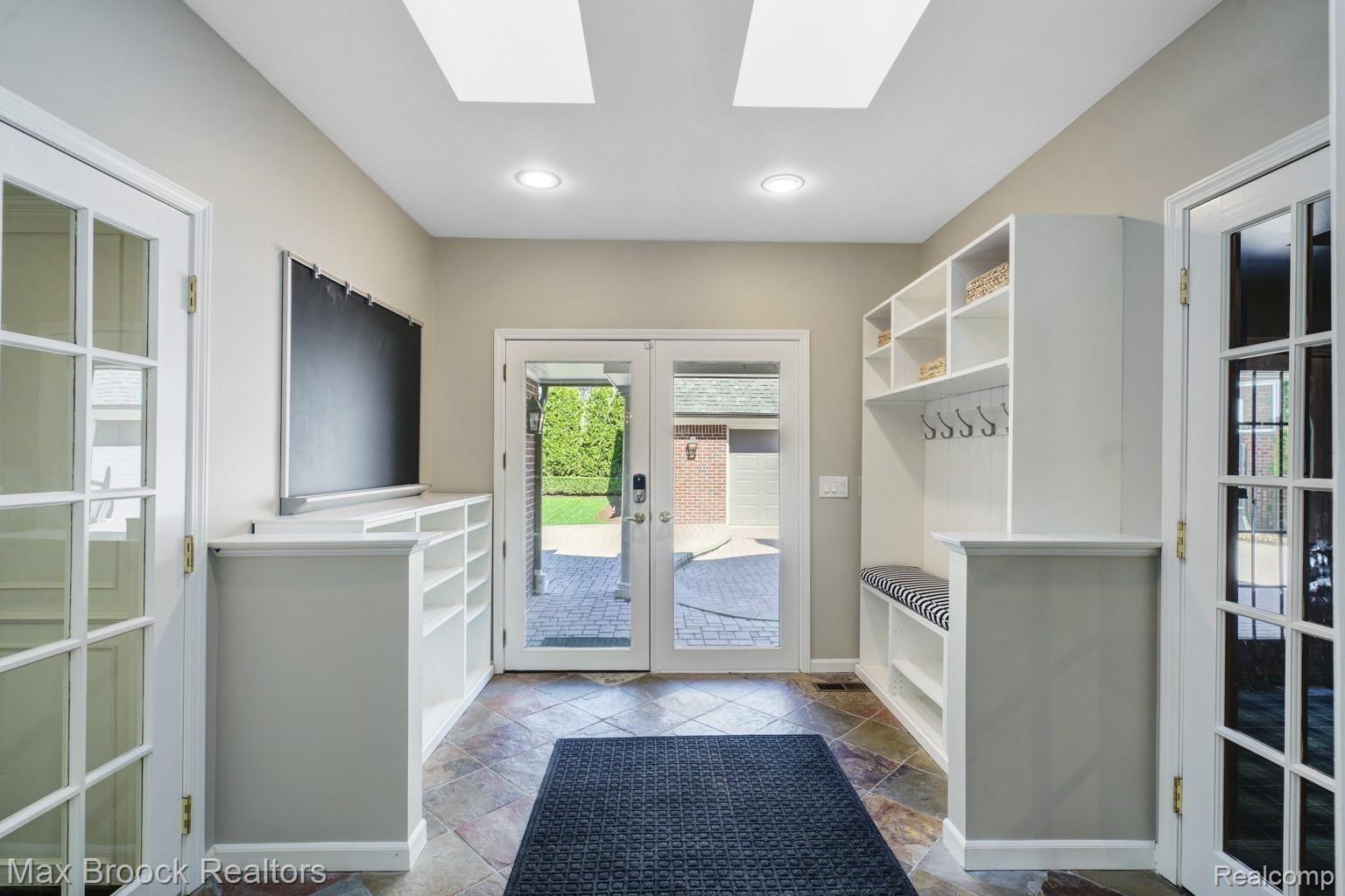 275 Aspen Road Birmingham, MI 48009 - Photo 18 of 46 DSC00614_5_6.jpg