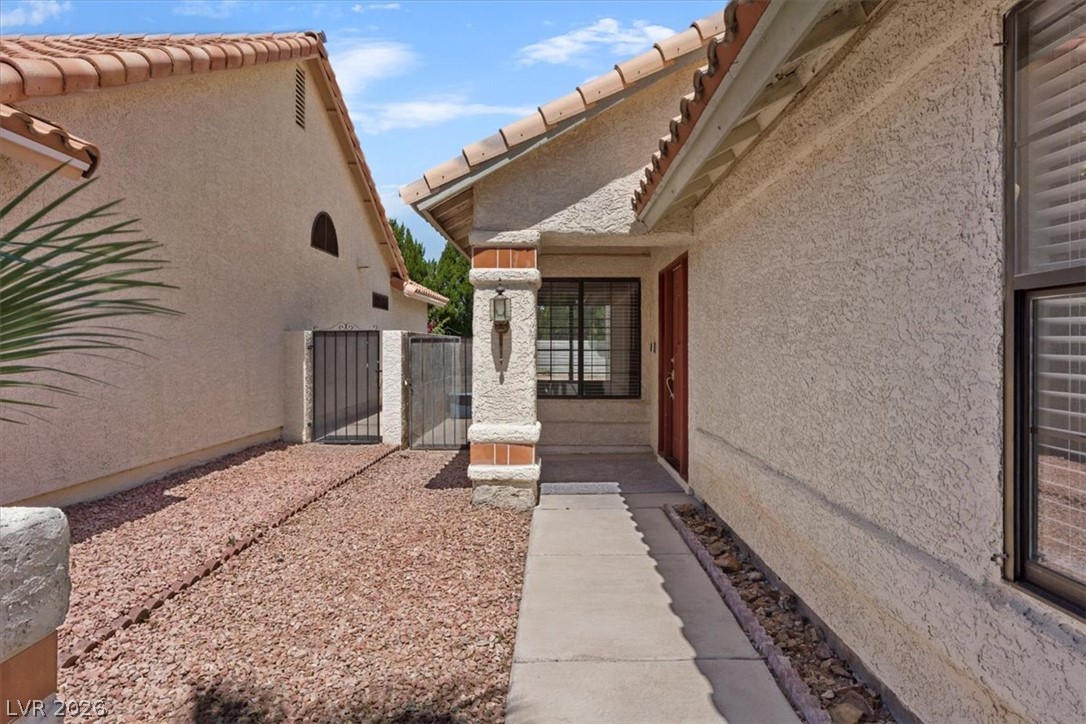 1950 Nuevo Road Henderson, NV 89014 - Photo 13 of 57