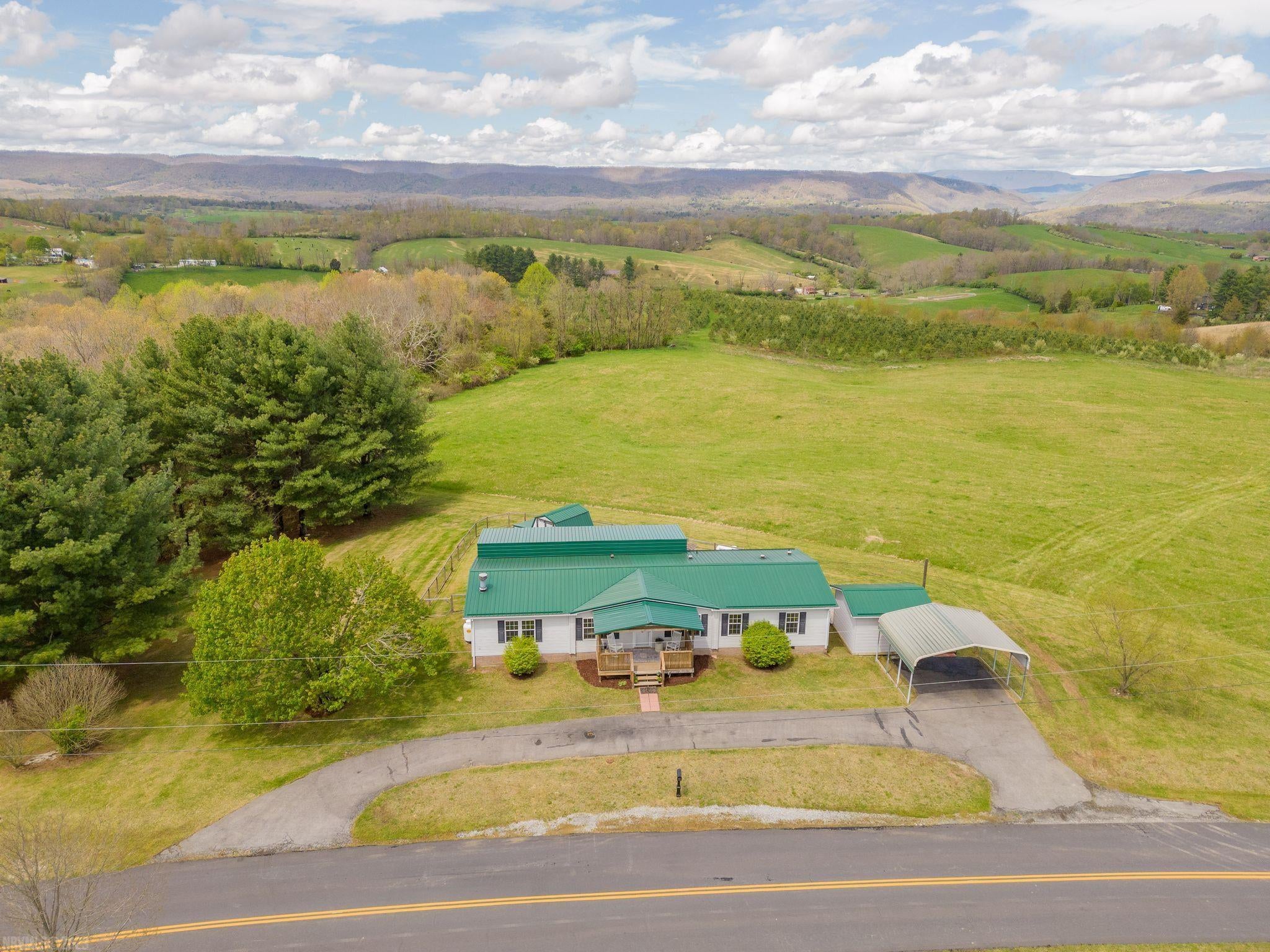 6983 Morgan Farm Road Radford, VA 24141 - Photo 81 of 84 Gallery Image 81