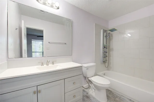 a view of a house with entryway