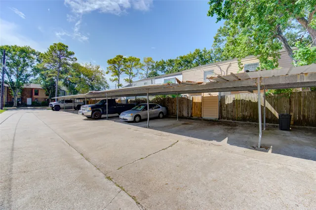 $1,400 | 2420 Miramar Court, Unit 2420, Seabrook, TX 77586