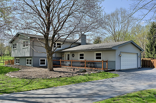7N850 Sycamore Road St. Charles, IL 60175 - Photo 2 of 25