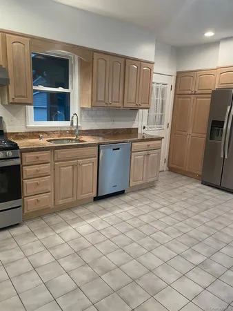 $4,200 | 72 Prospect Street, Greenwich, CT 06830