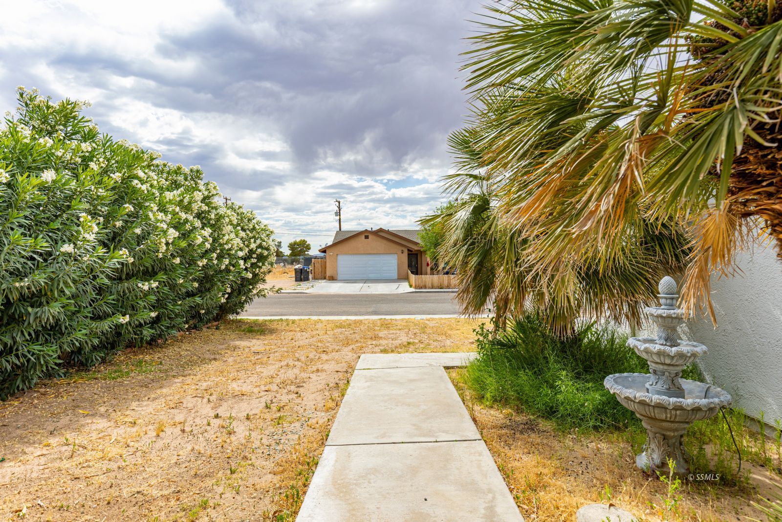 1024 Porter Street Ridgecrest, CA 93555 - Photo 4 of 32