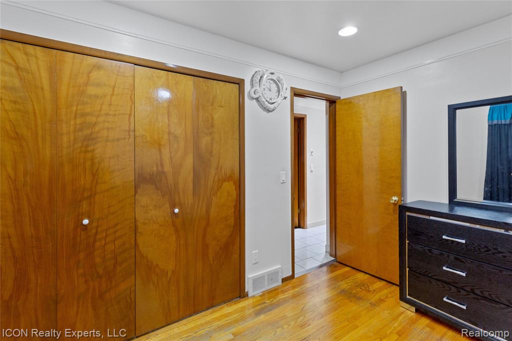 11498 Racine Road Warren, MI 48093 - Photo 16 of 29