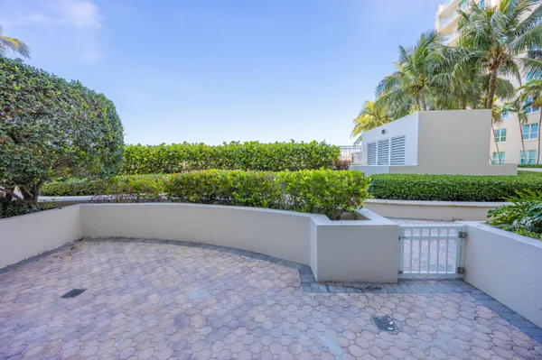 a view of an outdoor space and a yard