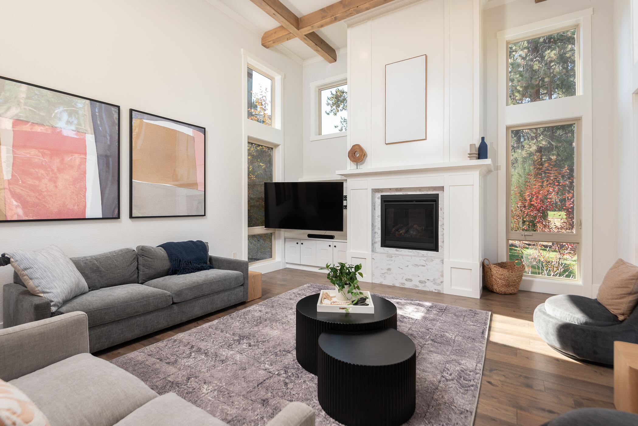 60472 Kangaroo Loop Bend, OR 97702 - Photo 2 of 36 06Great room to fireplace