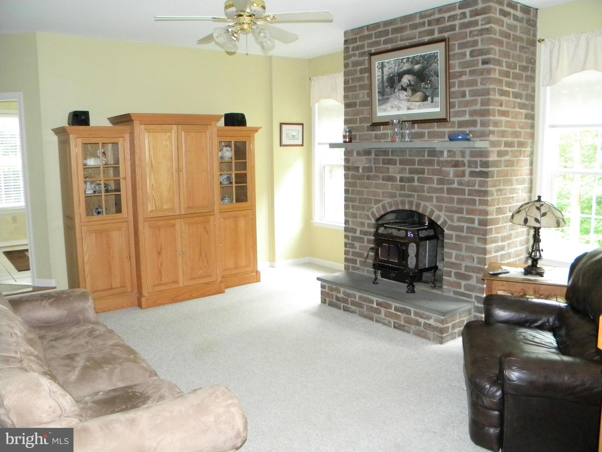 1721 Clay Hammond Road Prince Frederick, MD 20678 - Photo 12 of 30 Living Room