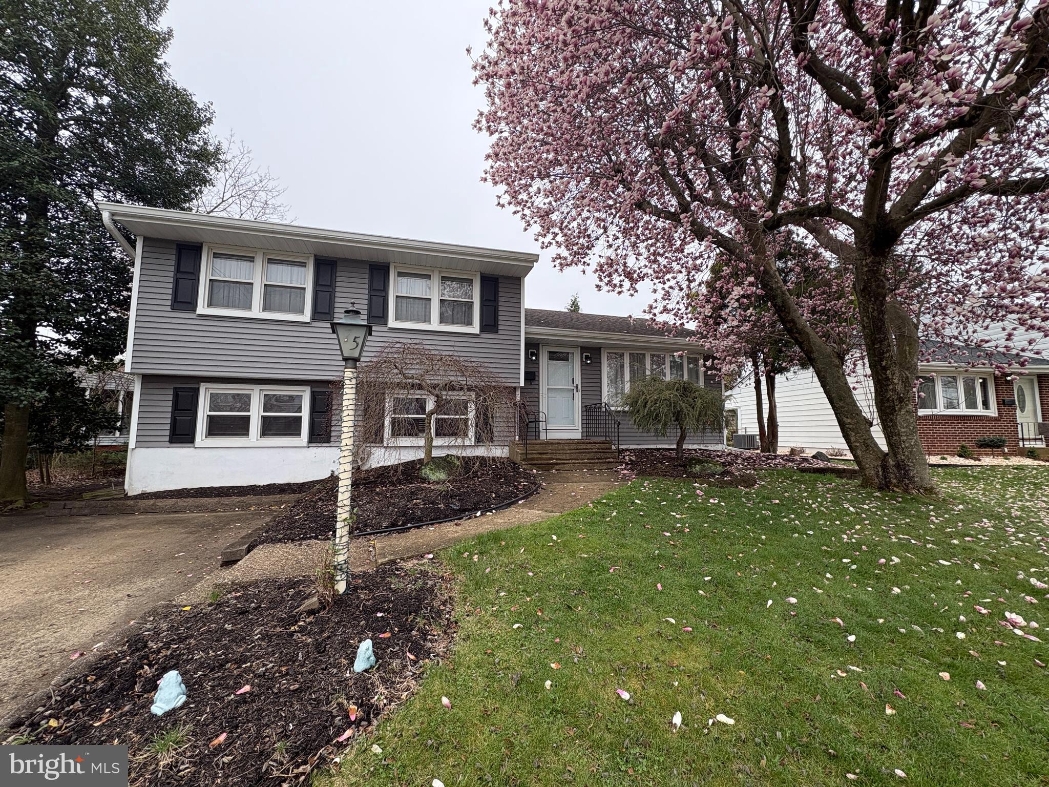 75 Winding Way Hamilton, NJ 08620 - Photo 1 of 21