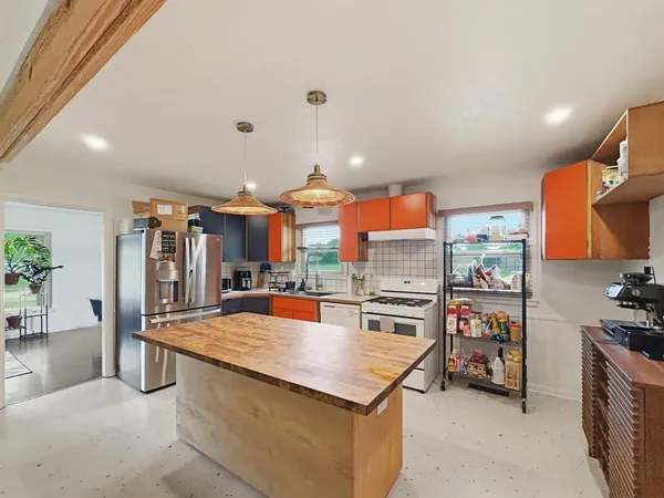 $2,500 | 2137 Lenamon Street, Waco, TX 76710