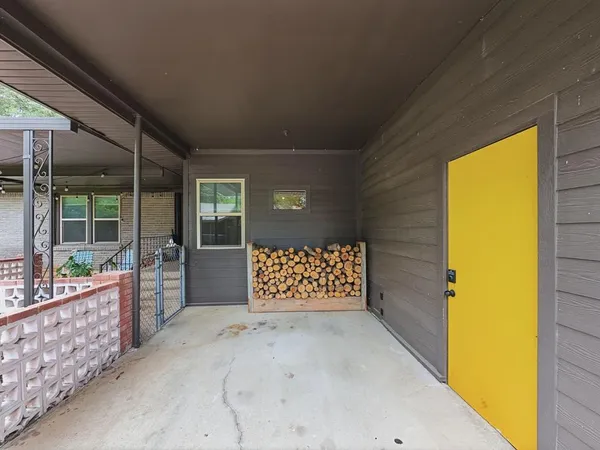 $2,500 | 2137 Lenamon Street, Waco, TX 76710