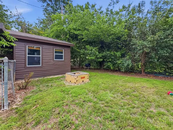 $2,500 | 2137 Lenamon Street, Waco, TX 76710