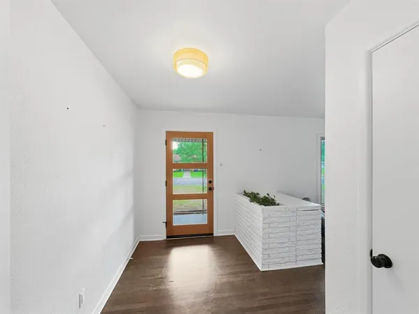 $2,500 | 2137 Lenamon Street, Waco, TX 76710