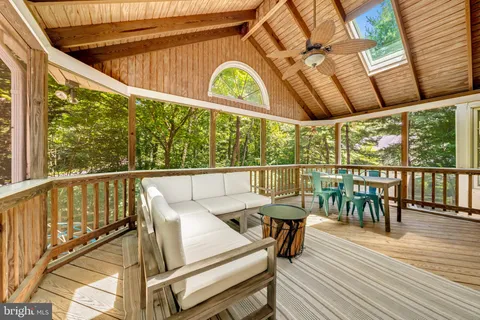 $1,250,000 | 1565 Old Eaton Lane, Reston, VA 20194