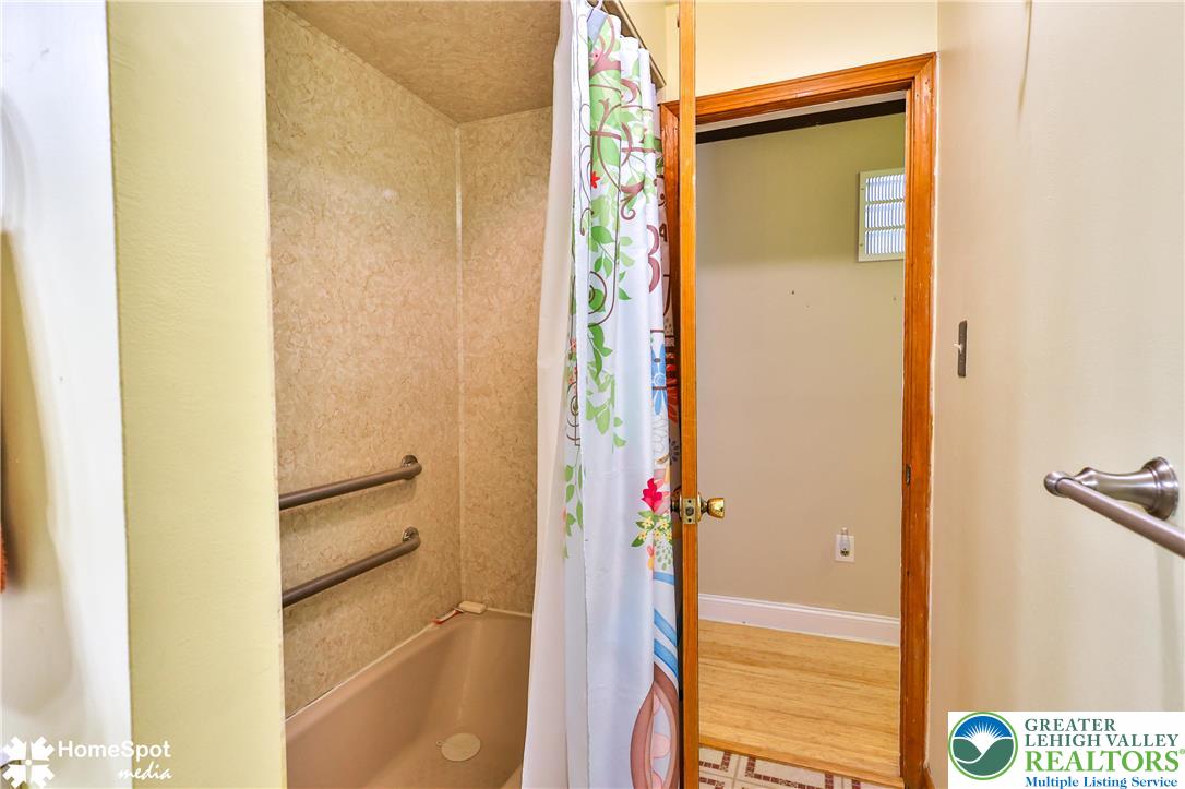 5500 Ayers Road Easton, PA 18040 - Photo 27 of 56 Apt - Full Bathroom with Shower/Tub