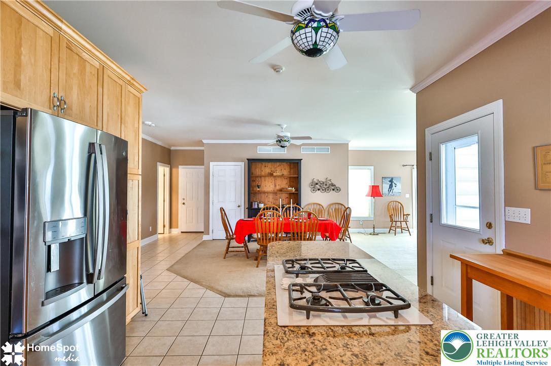 5500 Ayers Road Easton, PA 18040 - Photo 7 of 56 Main - Kitchen & Dining Area