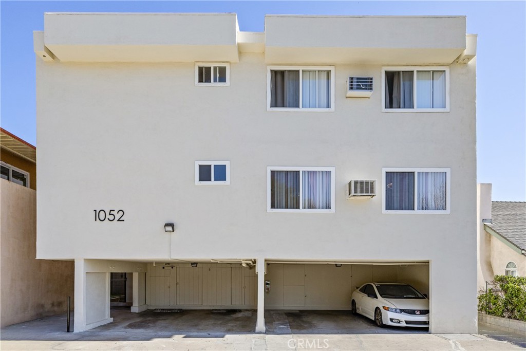 1052 Elm Avenue Glendale, CA 91201 - Photo 1 of 34